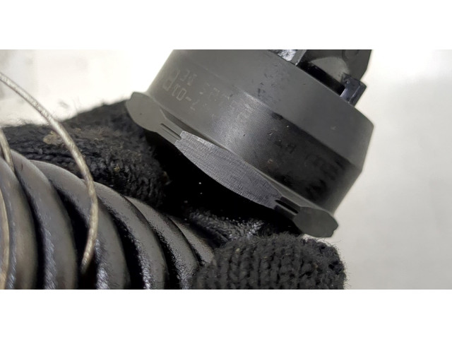 Форсунка топливная Volkswagen Golf Plus 038130073AG