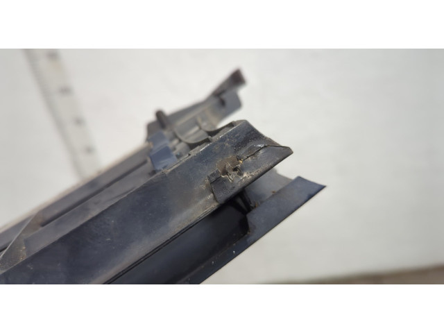 Решетка радиатора  Volkswagen Golf 4 1997-2005          