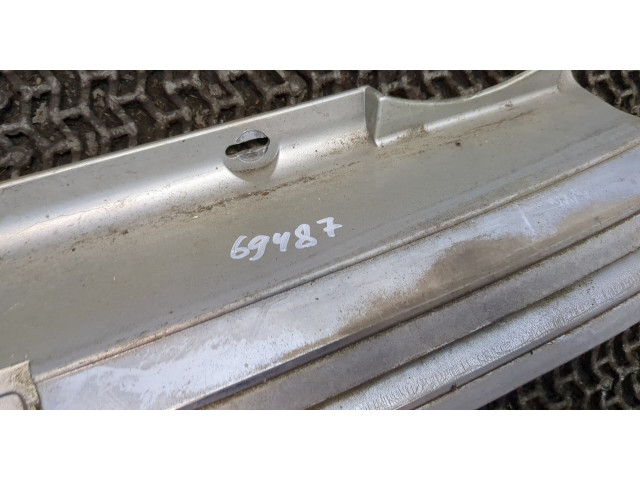 Решетка радиатора  Peugeot 605         3 