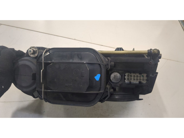 Фара передняя  Volkswagen Touareg 2002-2007 правая 