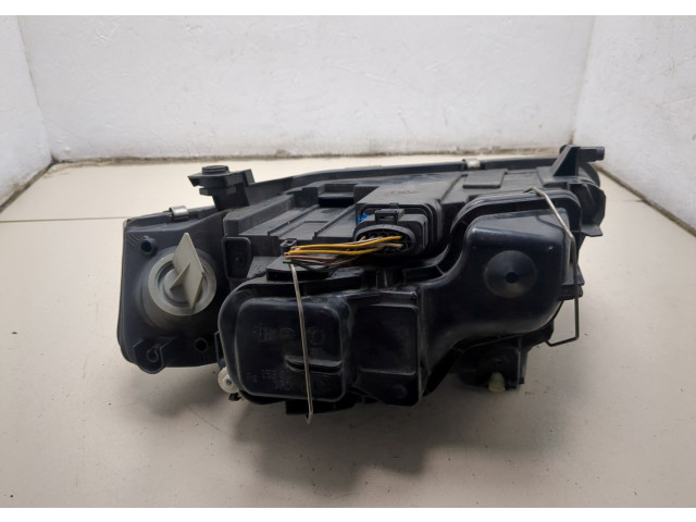 Фара передняя Audi A6 (C5) 1997-2005 правая