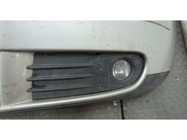 Решетка радиатора  Volvo S40 2004-          