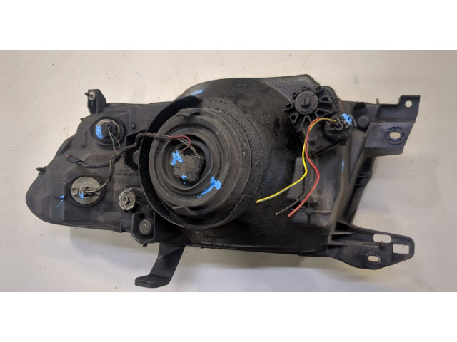 Фара передняя Mitsubishi Pajero / Montero 2000-2006 правая
