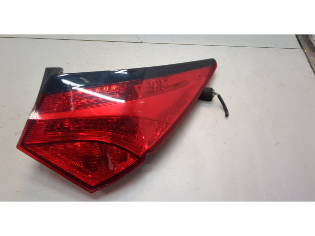 Задний фонарь          