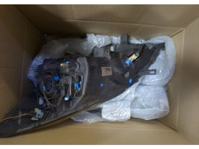 Фара передняя  Nissan Note E11 2005-2013 правая 