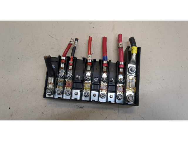 Блок предохранителей  Volkswagen Transporter 5 2003-2015         