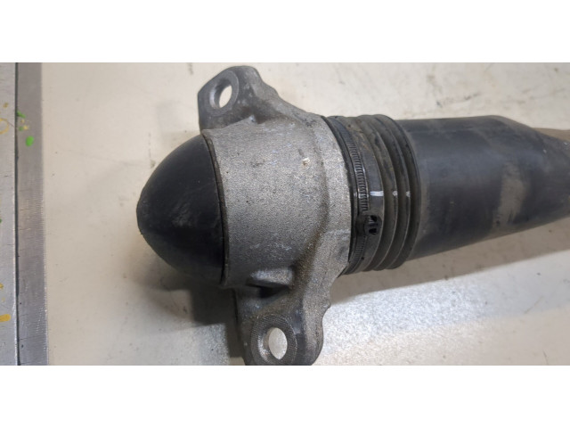 Стойка амортизатора Audi Q3 2018-