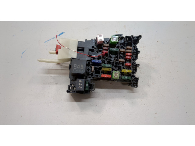 Блок предохранителей Skoda Octavia (A7) 2013-2023 5Q0937615C