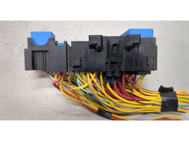 Блок предохранителей Dacia Duster 2010-2017