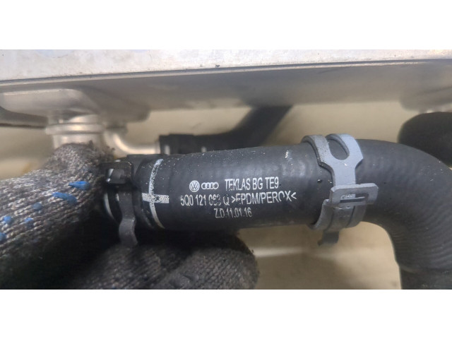 Интеркулер Skoda Octavia (A7) 2017-2021 04E145785E