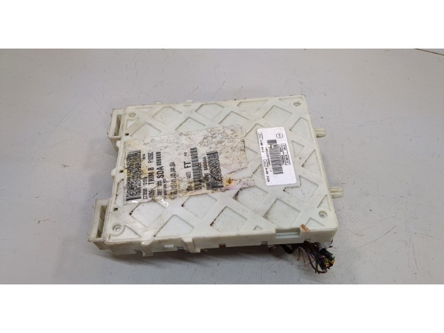 Блок предохранителей  Ford Focus 3 2011-2015      2227208, GV6T14A073EH   