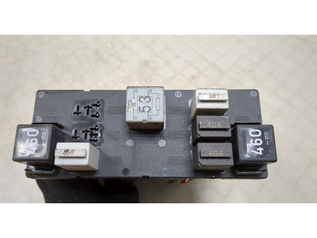 Блок реле  Volkswagen Caddy 2004-2015         