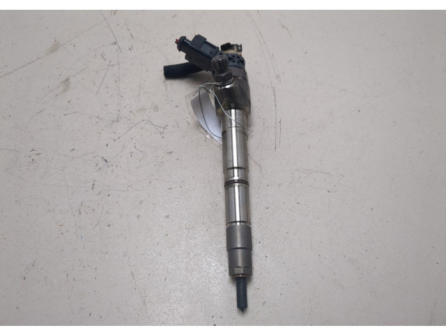 Форсунка топливная  Skoda SuperB 2015-2025    04L130277AD     