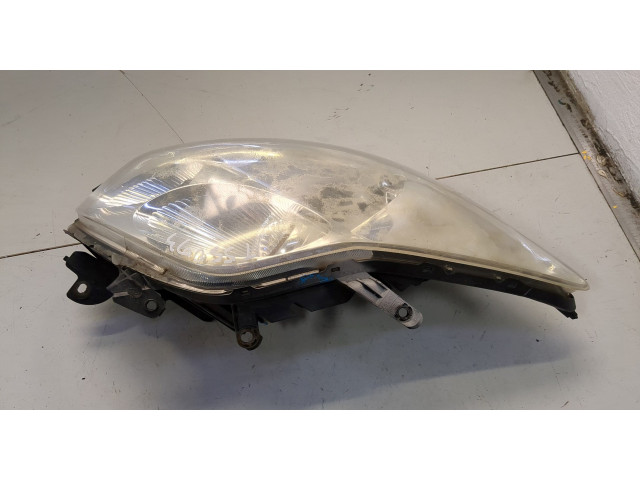 Фара передняя  Toyota Auris E15 2006-2012 правая 