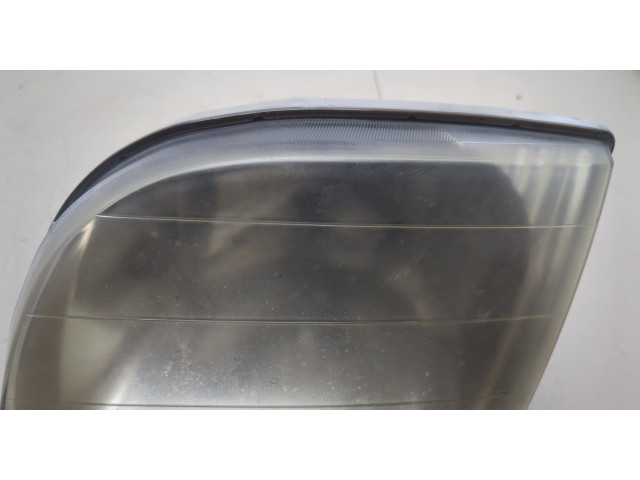 Фара передняя  Toyota Tundra 2000-2006 левая 