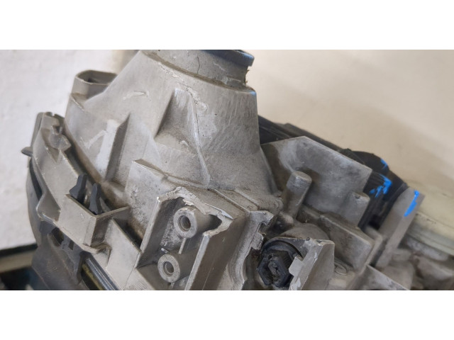 Фара передняя Mercedes C W203 2000-2008 правая