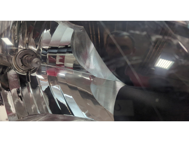 Фара передняя Volkswagen Caddy 2004-2015 правая