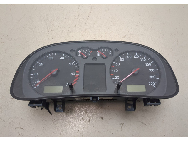 Панель приборов  Volkswagen Golf 4 1997-2005       1J0920805X     