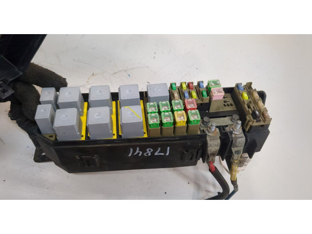 Блок предохранителей Mazda Tribute 2001-2007