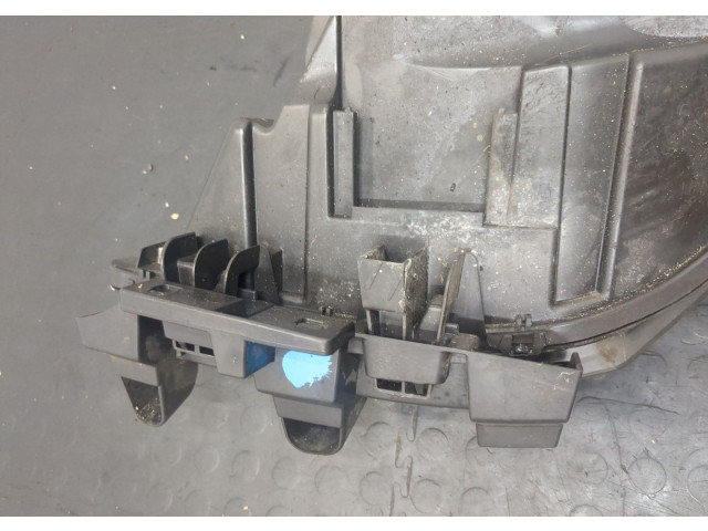 Фара передняя Renault Scenic 2009-2012 правая