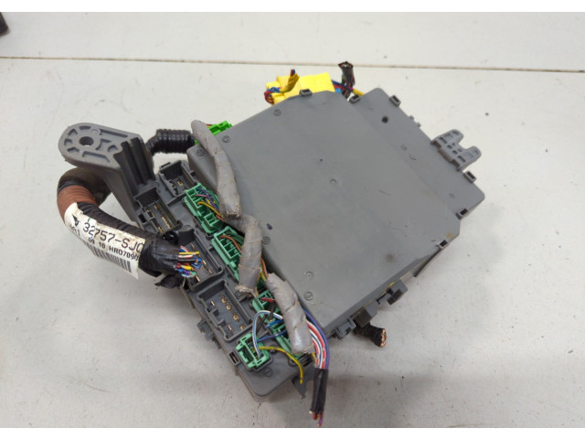 Блок предохранителей Honda Ridgeline 2005-2014