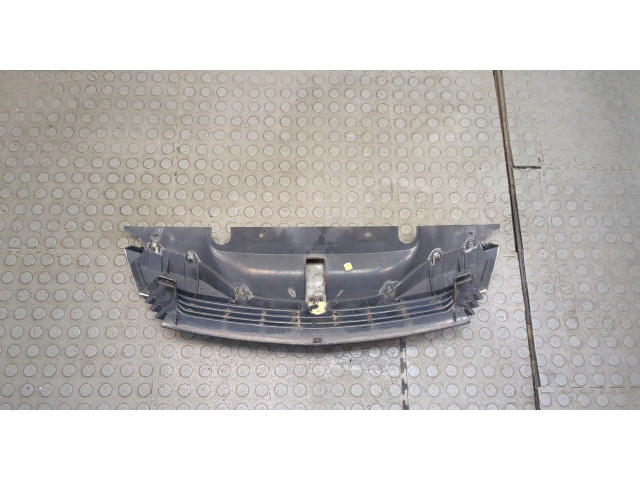 Решетка радиатора  Renault Laguna 2 2001-2007          
