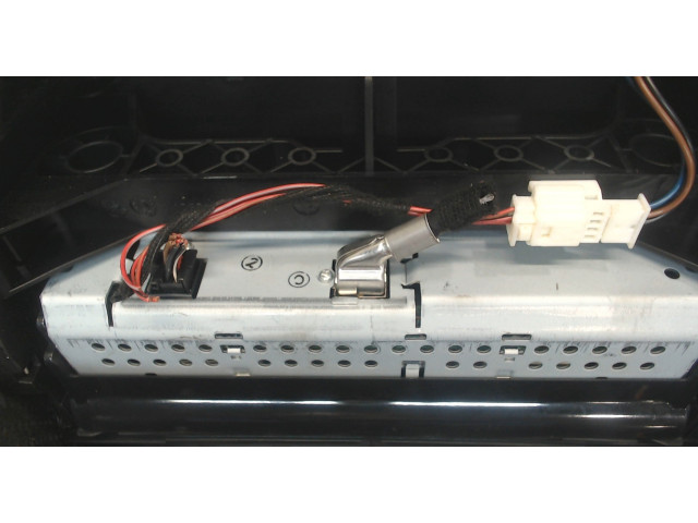 Дисплей бортового компьютера  Mercedes C W204 2007-2013 a2048204297         