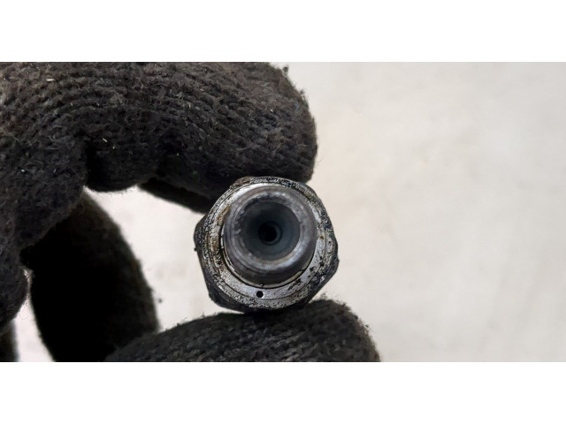 Форсунка топливная Mitsubishi Montero Sport / Pajero Sport 1996-2008