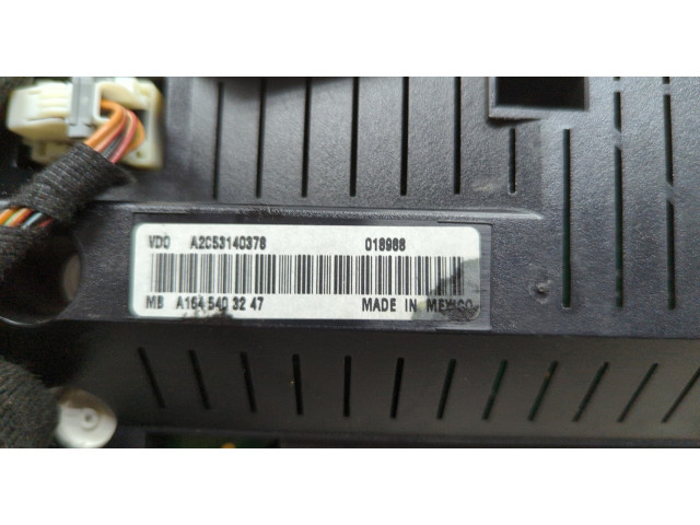 Панель приборов  Mercedes GL X164 2006-2012       A1645403247, A1645400911, A2514420321     