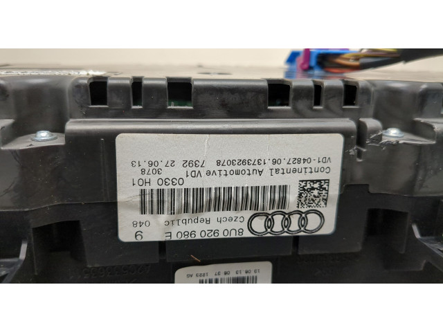 Панель приборов  Audi Q3 2011-2018       8U0920980E     