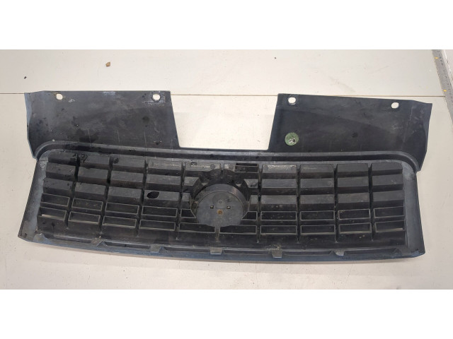 Решетка радиатора  Fiat Doblo 2005-2010          735418095, 735418096