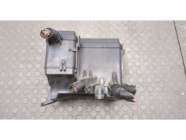 Блок предохранителей  Infiniti QX56 2010-2013      243821LA1A   