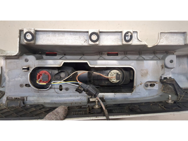 Задний фонарь          