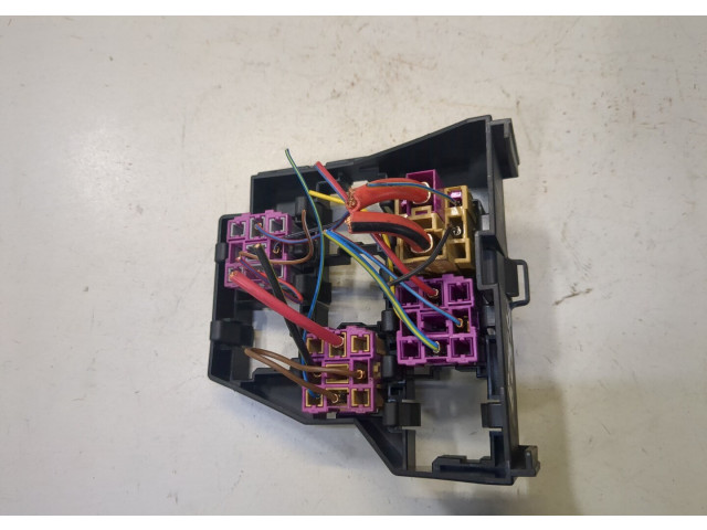 Блок реле Volkswagen Transporter 5 2003-2009 7E093703B 5 1.9