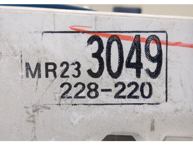 Панель приборов Mitsubishi Lancer 6 1996-2003