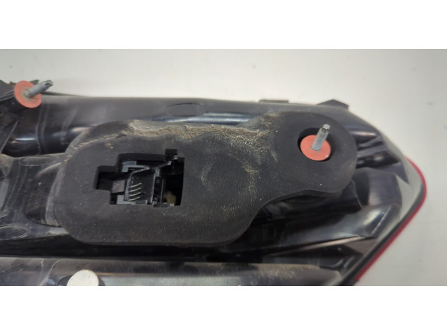 Задний фонарь          