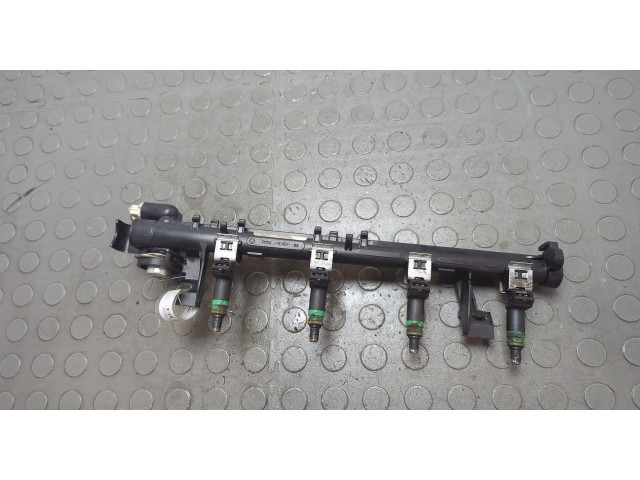 Форсунка топливная Volvo S40 2004-