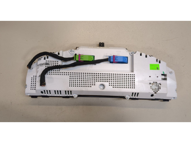 Панель приборов  Volkswagen Touareg 2007-2010            