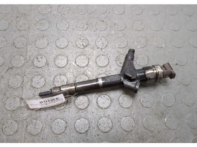 Форсунка топливная  Nissan Pathfinder 2004-2014    16600EC00A     