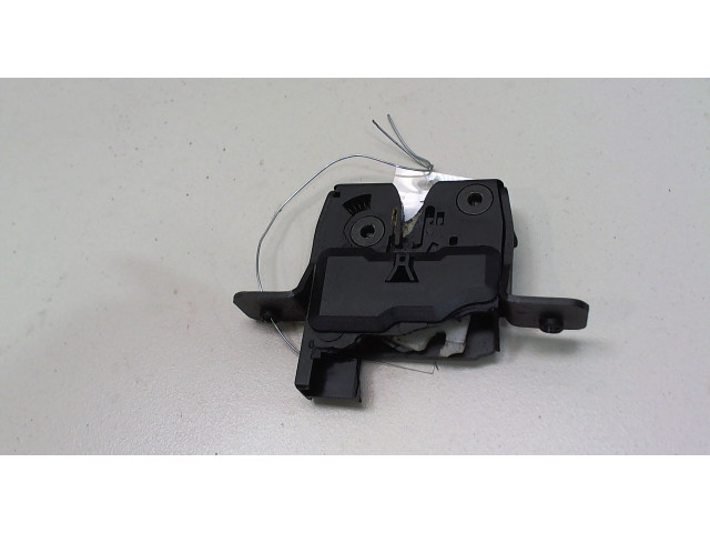 Замок багажника  Nissan Micra K12E 2003-2010       