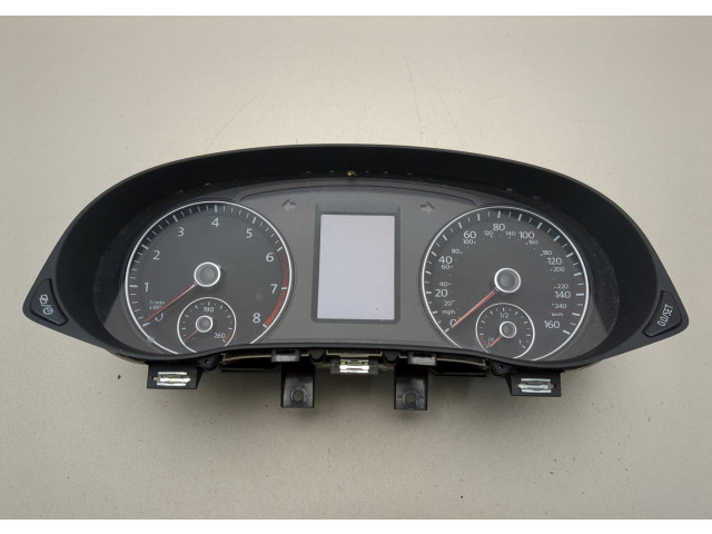 Панель приборов  Volkswagen Passat 7 2010-2019 Америка       561920970D     