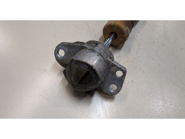 Стойка амортизатора  Skoda Fabia 2014-2018       бензин