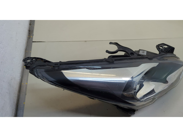 Фара передняя  Peugeot 5008 2009-2016 правая 