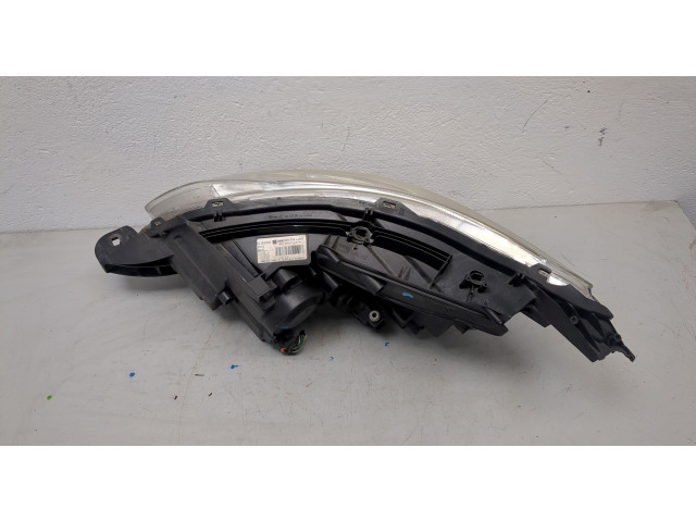 Фара передняя  Peugeot 2008 2013-2016 правая 