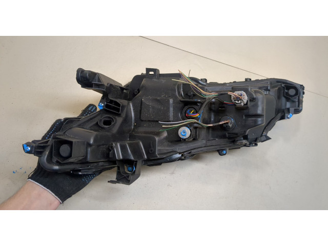 Фара передняя  Toyota Camry XV70 2017-2021 правая 