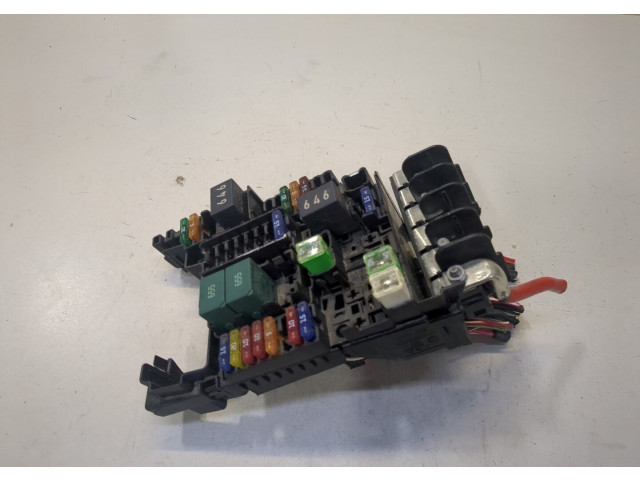 Блок предохранителей  Volkswagen Jetta 7 2018-      5Q093125B   7  1.4