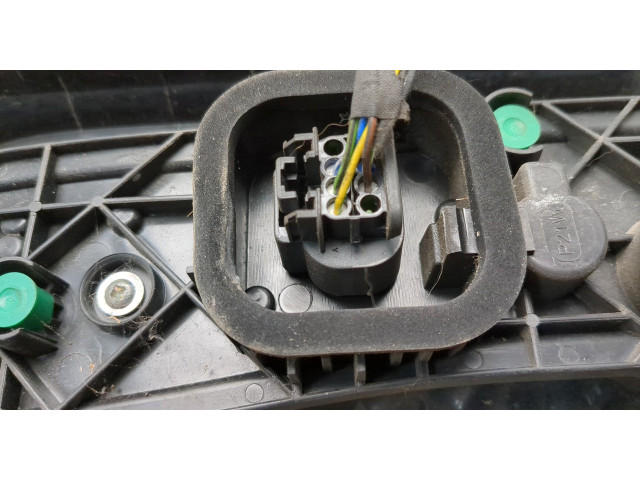 Задний фонарь          