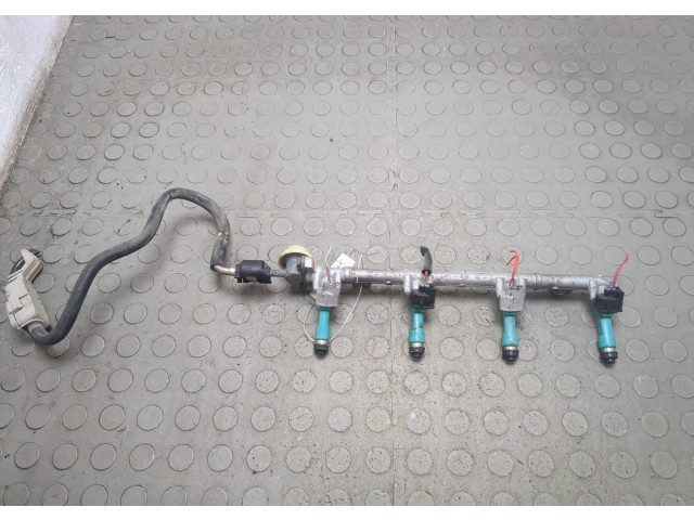 Форсунка топливная  Pontiac Vibe 2 2008-2010    19185447, 19185449     