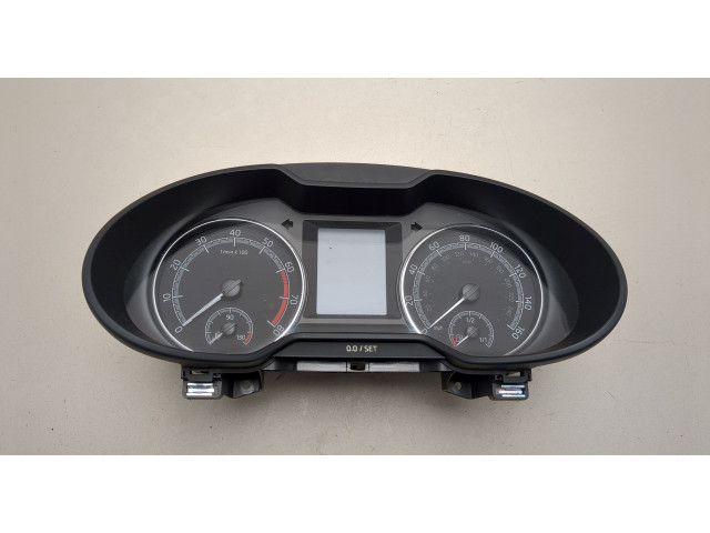 Панель приборов Skoda Octavia (A7) 2013-2023 5E0920980F