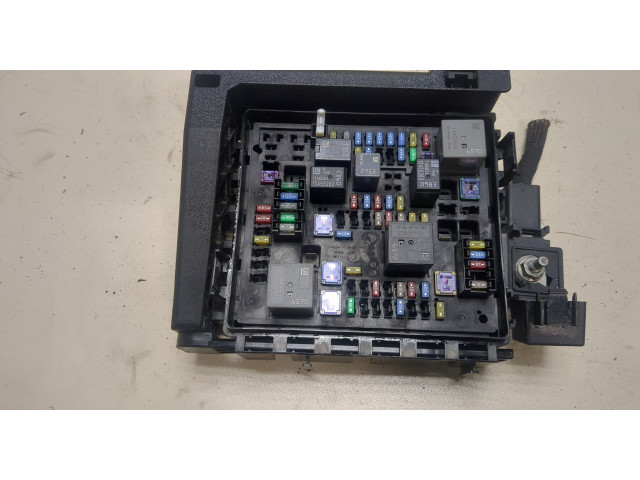 Блок предохранителей  Cadillac XT5 2016-2019      812968063, 181640221   